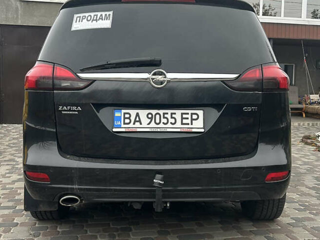 Черный Опель Zafira Tourer, объемом двигателя 2 л и пробегом 235 тыс. км за 9700 $, фото 3 на Automoto.ua