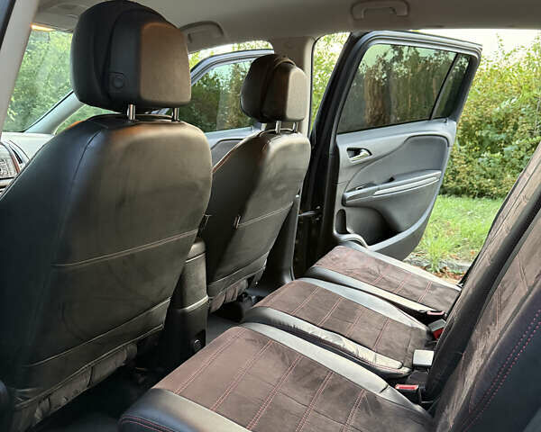 Чорний Опель Zafira Tourer, об'ємом двигуна 1.96 л та пробігом 273 тис. км за 9450 $, фото 15 на Automoto.ua