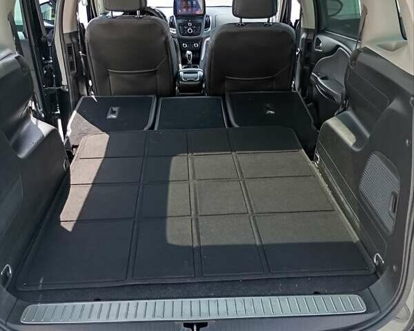 Черный Опель Zafira Tourer, объемом двигателя 1.96 л и пробегом 223 тыс. км за 9200 $, фото 36 на Automoto.ua