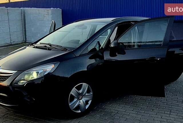 Черный Опель Zafira Tourer, объемом двигателя 2 л и пробегом 275 тыс. км за 9500 $, фото 10 на Automoto.ua