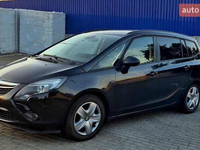 Черный Опель Zafira Tourer, объемом двигателя 2 л и пробегом 275 тыс. км за 9500 $, фото 1 на Automoto.ua