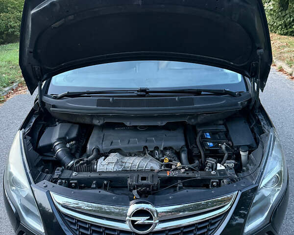 Чорний Опель Zafira Tourer, об'ємом двигуна 1.96 л та пробігом 273 тис. км за 9450 $, фото 22 на Automoto.ua