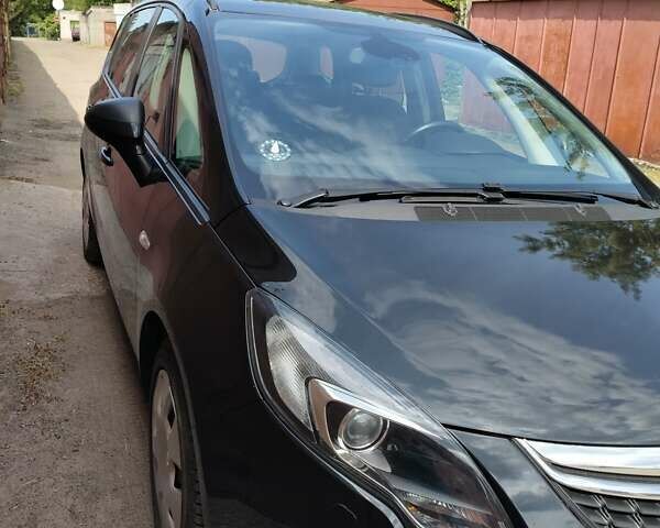 Черный Опель Zafira Tourer, объемом двигателя 2 л и пробегом 318 тыс. км за 8900 $, фото 2 на Automoto.ua