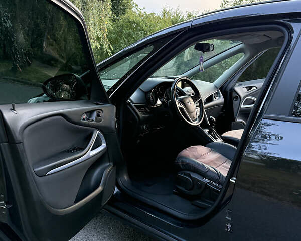 Чорний Опель Zafira Tourer, об'ємом двигуна 1.96 л та пробігом 273 тис. км за 9450 $, фото 14 на Automoto.ua