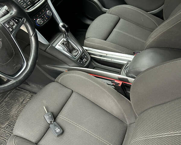 Черный Опель Zafira Tourer, объемом двигателя 2 л и пробегом 235 тыс. км за 9700 $, фото 6 на Automoto.ua