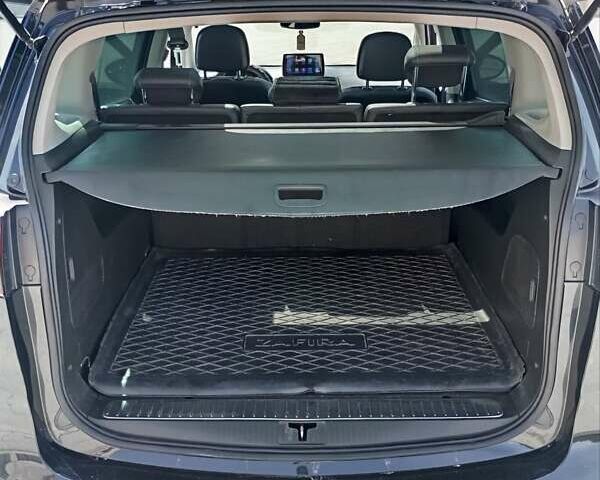 Черный Опель Zafira Tourer, объемом двигателя 1.96 л и пробегом 223 тыс. км за 9200 $, фото 37 на Automoto.ua