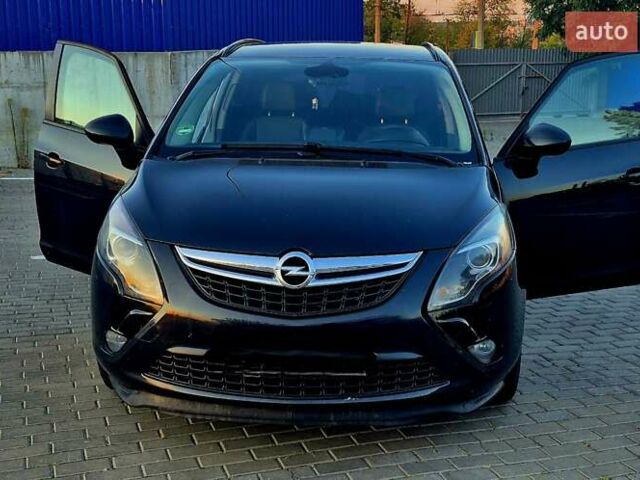 Черный Опель Zafira Tourer, объемом двигателя 2 л и пробегом 275 тыс. км за 9500 $, фото 4 на Automoto.ua