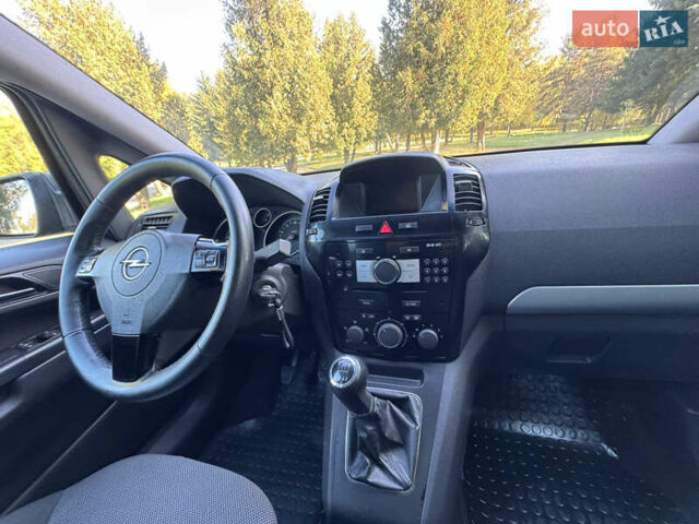 Опель Zafira Tourer 2013 у Рівному на Automoto.ua Чорний Опель Zafira Tourer, об'ємом двигуна 1.69 л та пробігом 262 тис. км за 5999 $, фото 46 на Automoto.ua