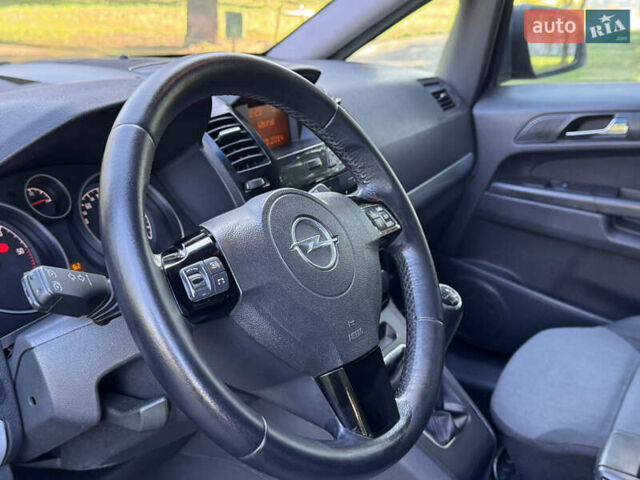 Опель Zafira Tourer 2013 у Рівному на Automoto.ua Чорний Опель Zafira Tourer, об'ємом двигуна 1.69 л та пробігом 262 тис. км за 5999 $, фото 39 на Automoto.ua