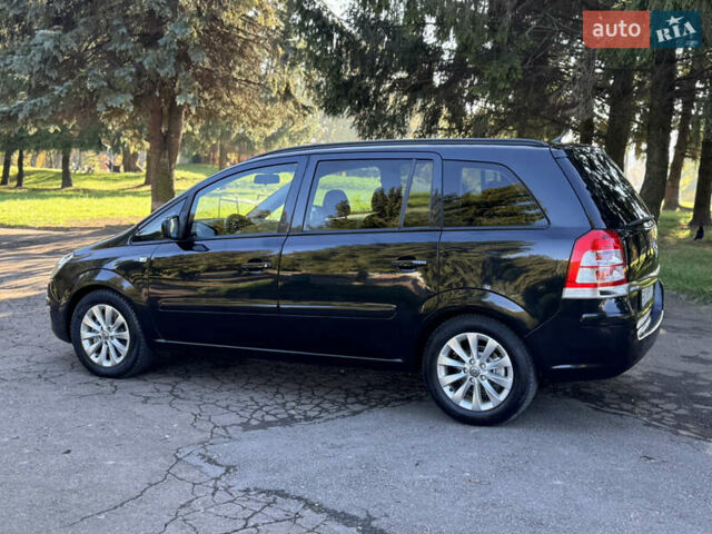 Опель Zafira Tourer 2013 у Рівному на Automoto.ua Чорний Опель Zafira Tourer, об'ємом двигуна 1.69 л та пробігом 262 тис. км за 5999 $, фото 14 на Automoto.ua