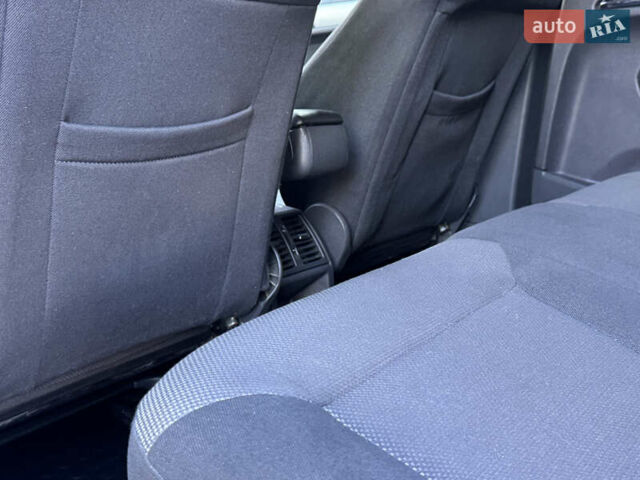 Опель Zafira Tourer 2013 у Рівному на Automoto.ua Чорний Опель Zafira Tourer, об'ємом двигуна 1.69 л та пробігом 262 тис. км за 5999 $, фото 35 на Automoto.ua
