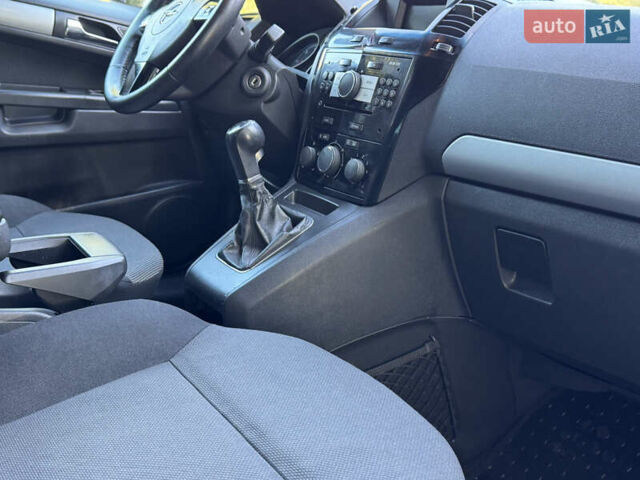 Опель Zafira Tourer 2013 у Рівному на Automoto.ua Чорний Опель Zafira Tourer, об'ємом двигуна 1.69 л та пробігом 262 тис. км за 5999 $, фото 23 на Automoto.ua
