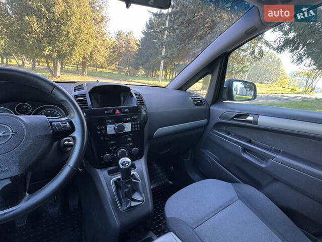 Опель Zafira Tourer 2013 у Рівному на Automoto.ua Чорний Опель Zafira Tourer, об'ємом двигуна 1.69 л та пробігом 262 тис. км за 5999 $, фото 49 на Automoto.ua