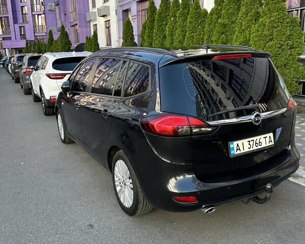 Черный Опель Zafira Tourer, объемом двигателя 1.96 л и пробегом 257 тыс. км за 10700 $, фото 21 на Automoto.ua