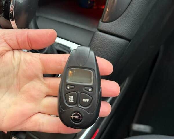 Чорний Опель Zafira Tourer, об'ємом двигуна 1.6 л та пробігом 192 тис. км за 12900 $, фото 36 на Automoto.ua