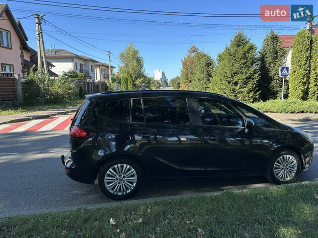 Черный Опель Zafira Tourer, объемом двигателя 1.96 л и пробегом 257 тыс. км за 10700 $, фото 5 на Automoto.ua