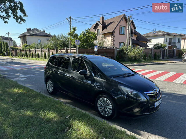 Черный Опель Zafira Tourer, объемом двигателя 1.96 л и пробегом 257 тыс. км за 10700 $, фото 6 на Automoto.ua