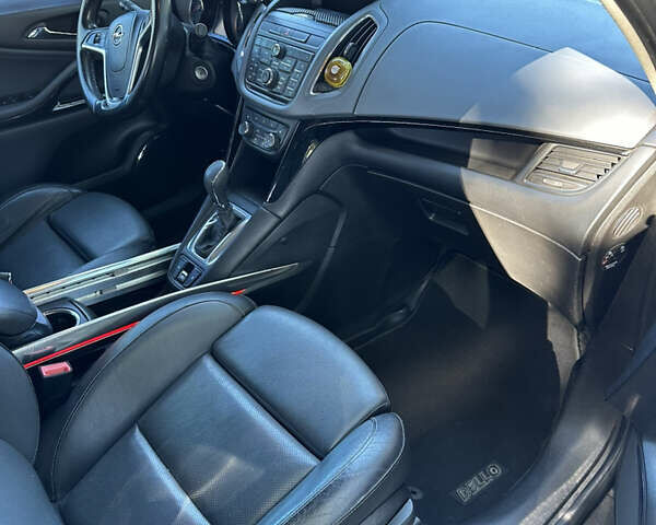 Черный Опель Zafira Tourer, объемом двигателя 1.96 л и пробегом 257 тыс. км за 10700 $, фото 14 на Automoto.ua