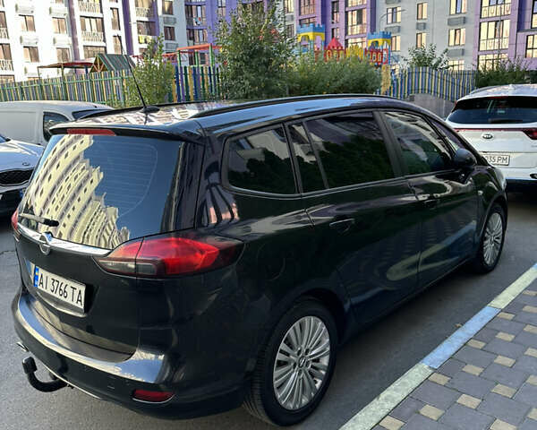 Черный Опель Zafira Tourer, объемом двигателя 1.96 л и пробегом 257 тыс. км за 10700 $, фото 25 на Automoto.ua