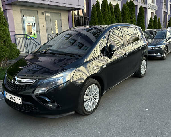Черный Опель Zafira Tourer, объемом двигателя 1.96 л и пробегом 257 тыс. км за 10700 $, фото 23 на Automoto.ua