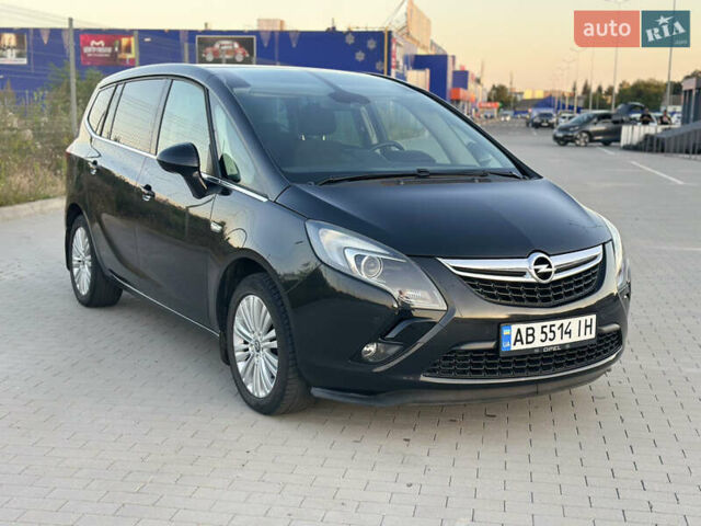 Черный Опель Zafira Tourer, объемом двигателя 1.6 л и пробегом 204 тыс. км за 11200 $, фото 1 на Automoto.ua