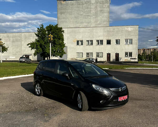 Черный Опель Zafira Tourer, объемом двигателя 2 л и пробегом 227 тыс. км за 8900 $, фото 6 на Automoto.ua
