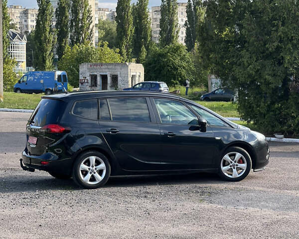 Черный Опель Zafira Tourer, объемом двигателя 2 л и пробегом 217 тыс. км за 10400 $, фото 4 на Automoto.ua
