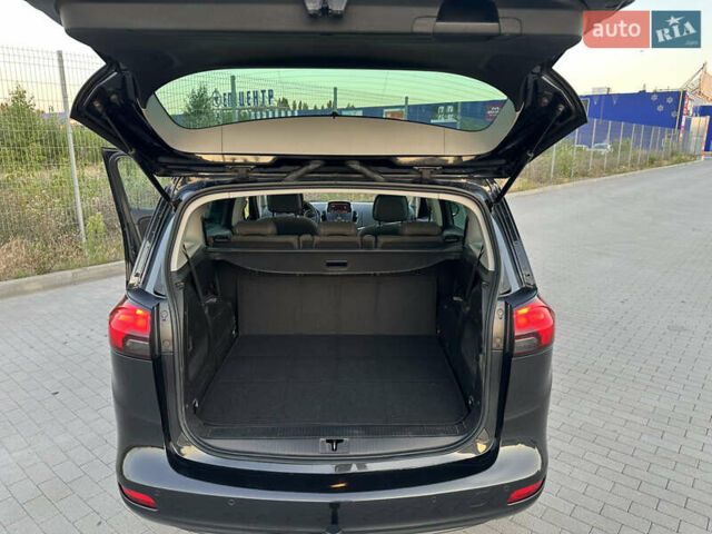 Черный Опель Zafira Tourer, объемом двигателя 1.6 л и пробегом 204 тыс. км за 11200 $, фото 8 на Automoto.ua