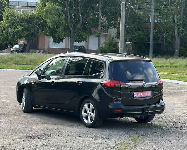 Черный Опель Zafira Tourer, объемом двигателя 2 л и пробегом 217 тыс. км за 10400 $, фото 2 на Automoto.ua