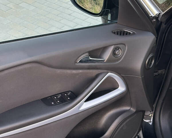 Черный Опель Zafira Tourer, объемом двигателя 1.6 л и пробегом 204 тыс. км за 11200 $, фото 16 на Automoto.ua