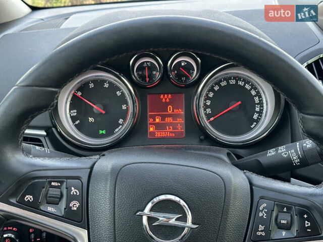 Черный Опель Zafira Tourer, объемом двигателя 1.6 л и пробегом 204 тыс. км за 11200 $, фото 19 на Automoto.ua