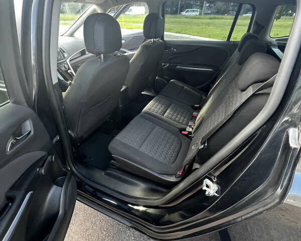 Черный Опель Zafira Tourer, объемом двигателя 2 л и пробегом 227 тыс. км за 8900 $, фото 14 на Automoto.ua