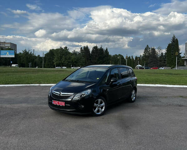 Черный Опель Zafira Tourer, объемом двигателя 2 л и пробегом 227 тыс. км за 8900 $, фото 2 на Automoto.ua