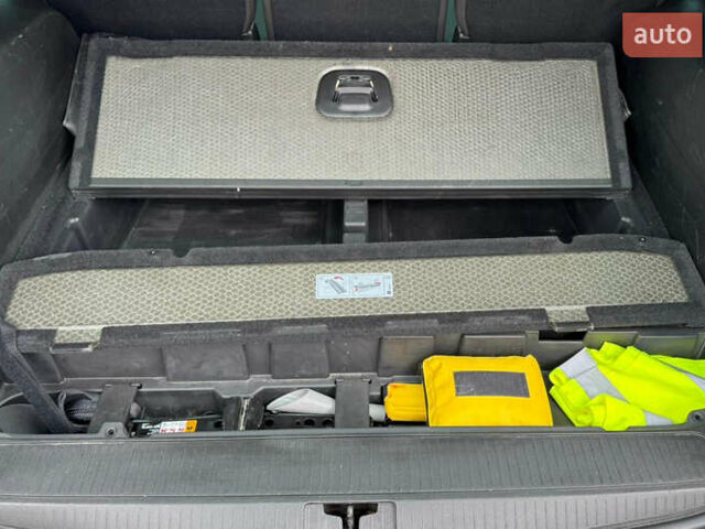 Чорний Опель Zafira Tourer, об'ємом двигуна 1.6 л та пробігом 125 тис. км за 10399 $, фото 24 на Automoto.ua