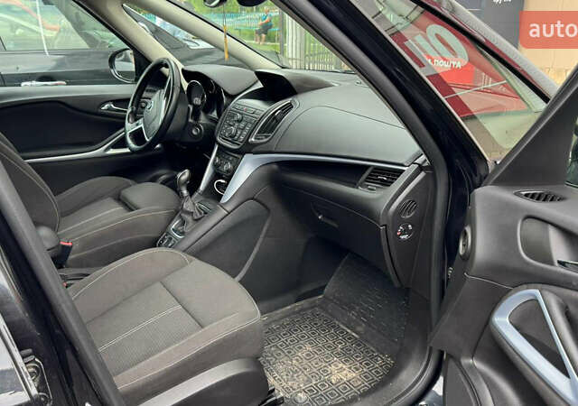 Чорний Опель Zafira Tourer, об'ємом двигуна 1.6 л та пробігом 125 тис. км за 10399 $, фото 6 на Automoto.ua