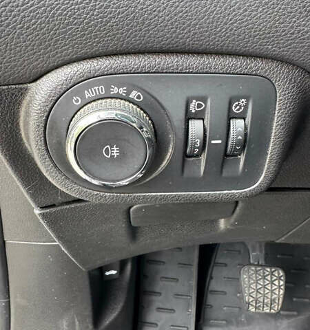 Чорний Опель Zafira Tourer, об'ємом двигуна 1.6 л та пробігом 125 тис. км за 10399 $, фото 18 на Automoto.ua