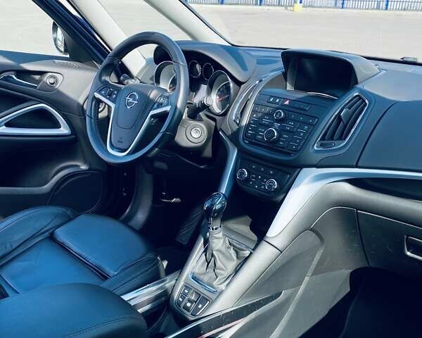 Черный Опель Zafira Tourer, объемом двигателя 1.6 л и пробегом 212 тыс. км за 11000 $, фото 14 на Automoto.ua