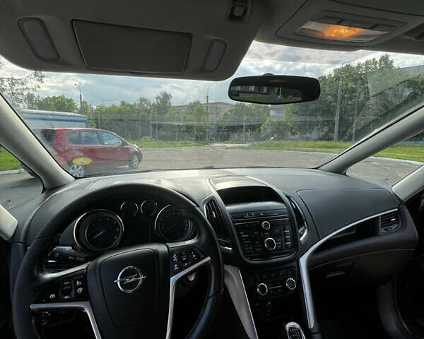 Черный Опель Zafira Tourer, объемом двигателя 2 л и пробегом 227 тыс. км за 8900 $, фото 17 на Automoto.ua