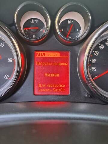 Черный Опель Zafira Tourer, объемом двигателя 1.96 л и пробегом 260 тыс. км за 10700 $, фото 16 на Automoto.ua