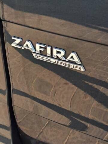 Черный Опель Zafira Tourer, объемом двигателя 1.96 л и пробегом 260 тыс. км за 10700 $, фото 3 на Automoto.ua