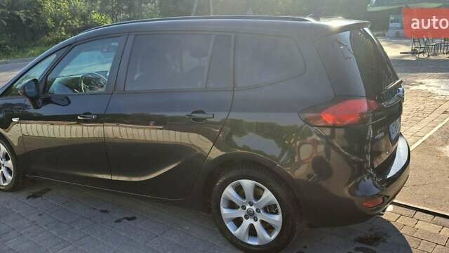Черный Опель Zafira Tourer, объемом двигателя 1.96 л и пробегом 260 тыс. км за 10700 $, фото 5 на Automoto.ua