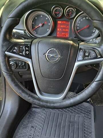 Черный Опель Zafira Tourer, объемом двигателя 1.96 л и пробегом 260 тыс. км за 10700 $, фото 6 на Automoto.ua