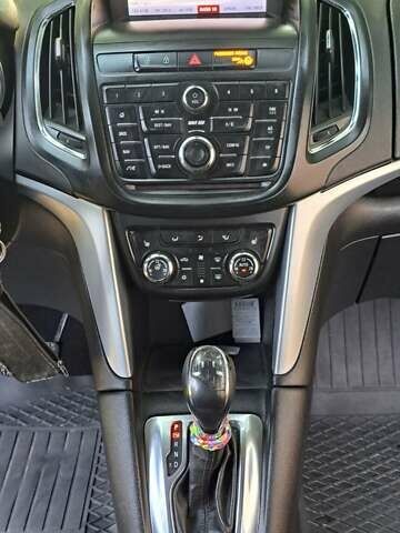 Черный Опель Zafira Tourer, объемом двигателя 1.96 л и пробегом 260 тыс. км за 10700 $, фото 13 на Automoto.ua