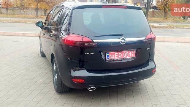 Черный Опель Zafira Tourer, объемом двигателя 2 л и пробегом 208 тыс. км за 12700 $, фото 4 на Automoto.ua