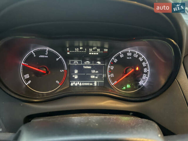 Черный Опель Zafira Tourer, объемом двигателя 1.6 л и пробегом 220 тыс. км за 12500 $, фото 16 на Automoto.ua