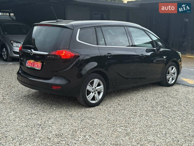 Черный Опель Zafira Tourer, объемом двигателя 1.6 л и пробегом 220 тыс. км за 12750 $, фото 4 на Automoto.ua