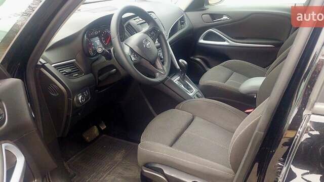 Черный Опель Zafira Tourer, объемом двигателя 2 л и пробегом 208 тыс. км за 12700 $, фото 9 на Automoto.ua