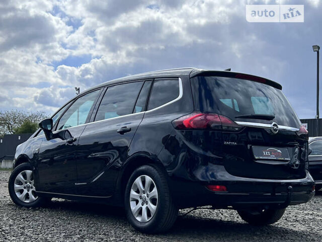 Черный Опель Zafira Tourer, объемом двигателя 1.6 л и пробегом 164 тыс. км за 14193 $, фото 4 на Automoto.ua