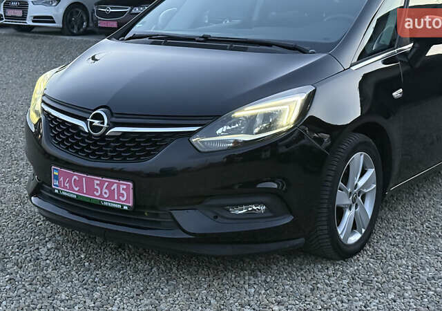 Черный Опель Zafira Tourer, объемом двигателя 1.6 л и пробегом 220 тыс. км за 12500 $, фото 4 на Automoto.ua
