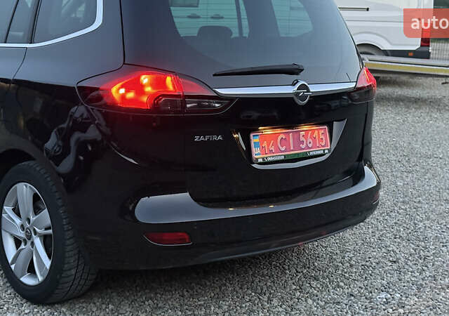 Черный Опель Zafira Tourer, объемом двигателя 1.6 л и пробегом 220 тыс. км за 12500 $, фото 6 на Automoto.ua